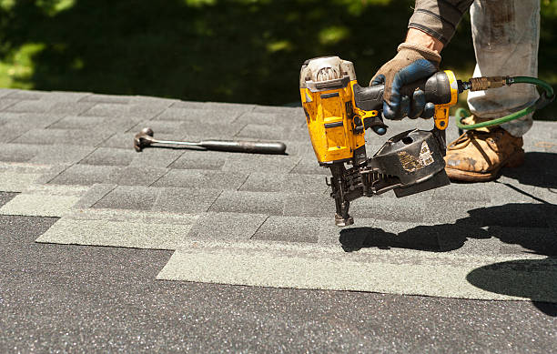 Best Flat Roof Repair Services  in Hartford, WI